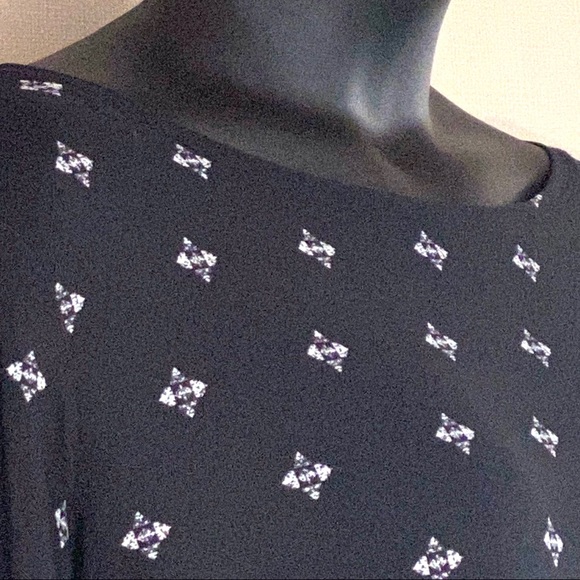 Black and white patterned tunic. - Picture 2 of 4